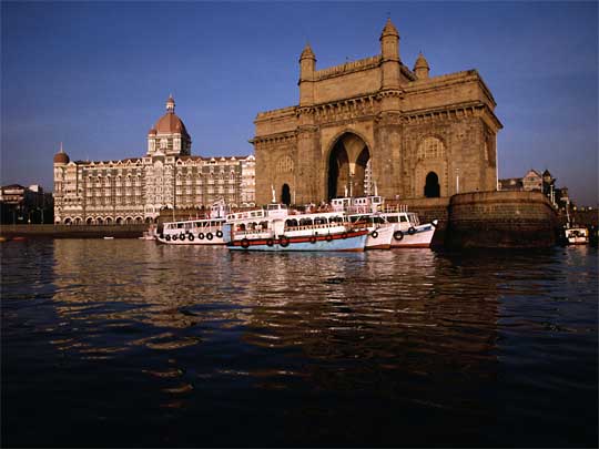  Gateway of India with Taj Mahal Hotel in background
