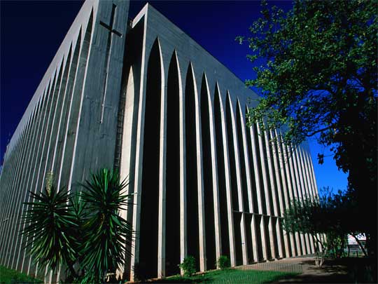  The striking exterior of Santuário Dom Bosco, Brasília