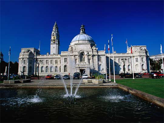  Cardiff City Hall