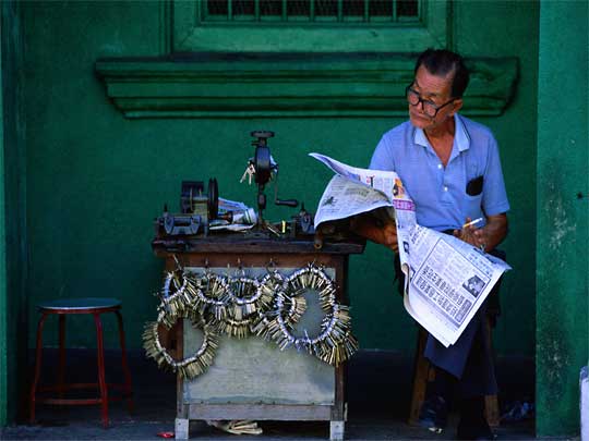  Local key maker makes the most of a quiet moment, Georgetown