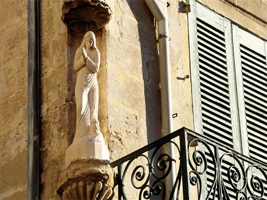  Detail of sculpture on corner of building