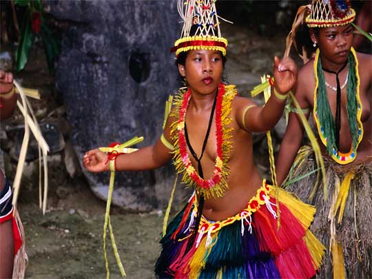  Traditional Yapese dancers shakin' their booty