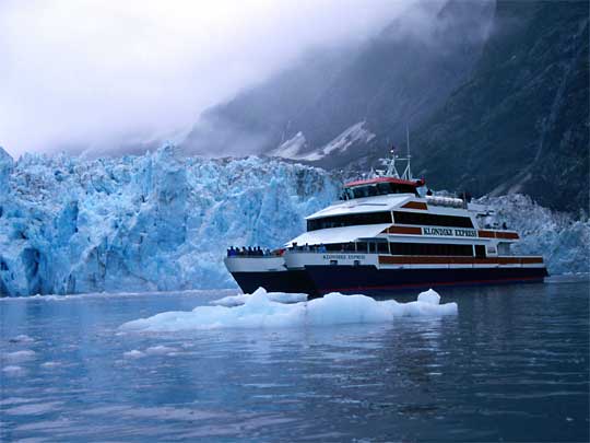  Cruising through glaciers in Prince William Sound