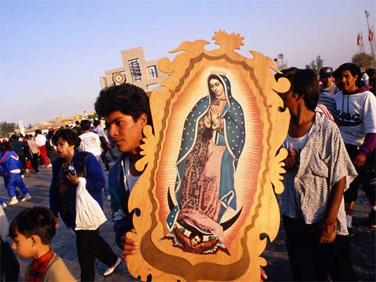  Pilgrims at Basílica de Guadalupe, site of miraculous visions of the Virgin Mary