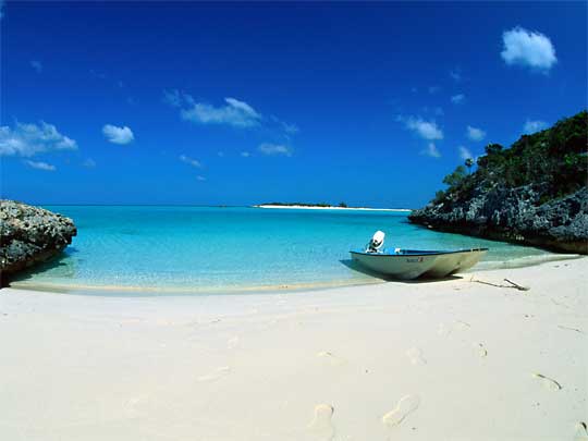  Paradise on earth: a little inlet on Grand Turk Island