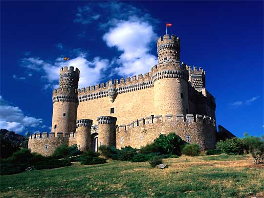  Imposing 15th century castle, Manzanares el Real