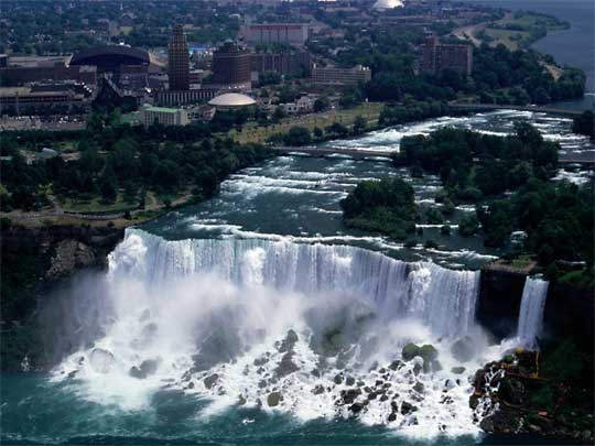  Aerial view of Niagara Falls