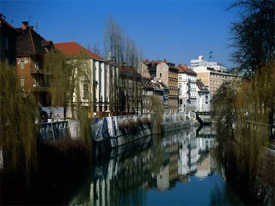  Ljubljanica River seen from Cevljarski Bridge