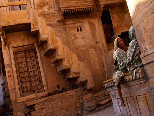  Women chatting in the shade of Jaisalmer Fort