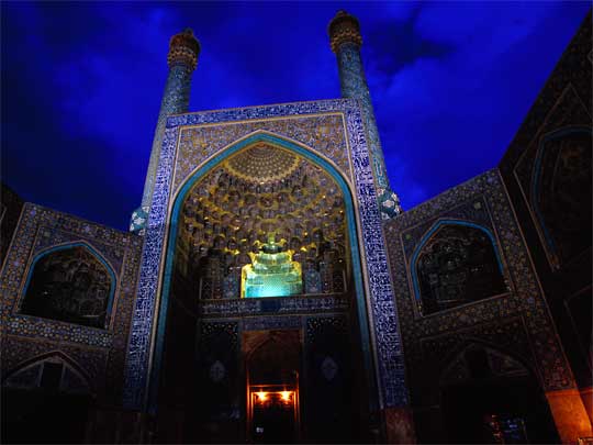  Exquisitely carved and decorated Imam Mosque, built 1611-1681, Esfahan