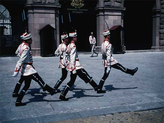  Changing of the Guards, an hourly ritual at the Presidential building